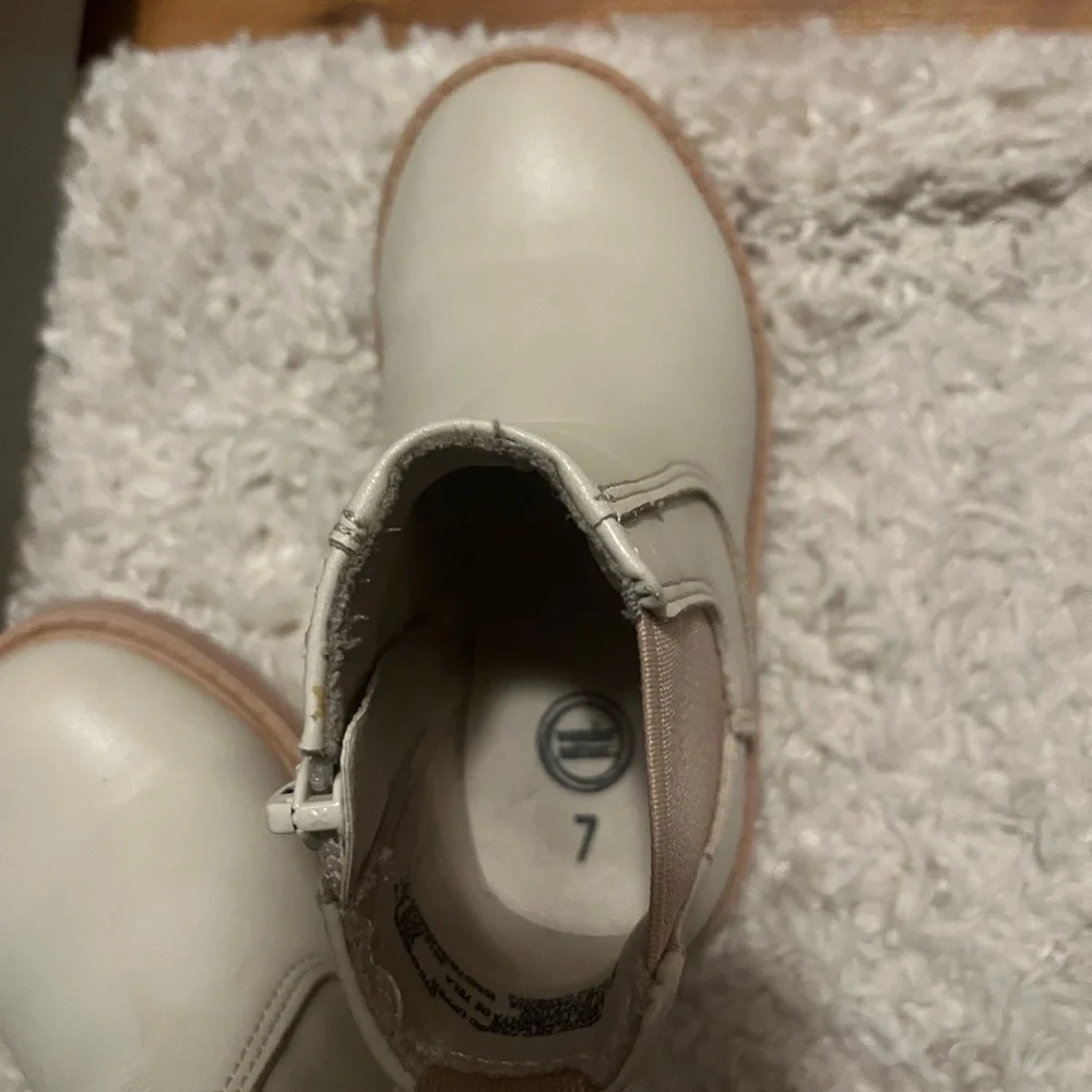 N/A classic cream